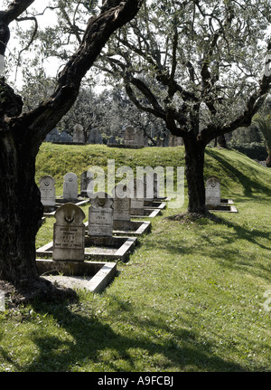 Seconda Guerra Mondiale coloniale francese tombe di soldati in francese al cimitero militare di Roma Foto Stock