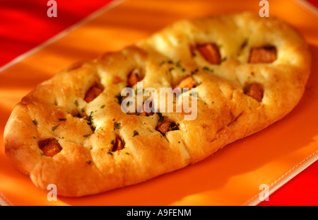 Marocchino pane piatto con carote Foto Stock