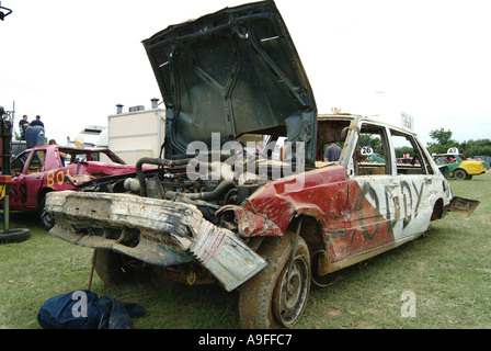 Volvo dopo banger racing banger racing stock car crash c Banger racing race racer stock car crash incidente dent scratch prang c Foto Stock