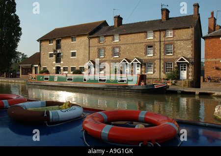 Stoke Bruerne sul Grand Union Canal, Northamptonshire, England, Regno Unito Foto Stock