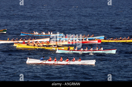 Donne competere nel mondo pilota campionati Gig, corse da sant Agnese a St Mary's, isole Scilly, England, Regno Unito Foto Stock