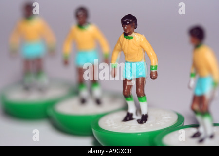 Subbuteo® Replica brasile calcio giocatori line up Foto Stock