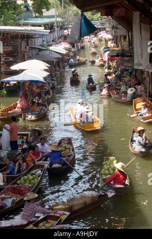 Mercato Galleggiante di Damnoen Saduak Foto Stock