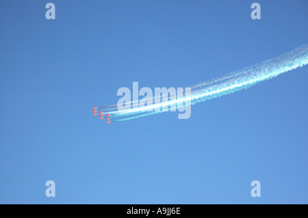ANG99127 Air Show di Air Force India a Marine Drive Bombay ora Mumbai India Maharashtra su 17 ottobre 2004 Foto Stock