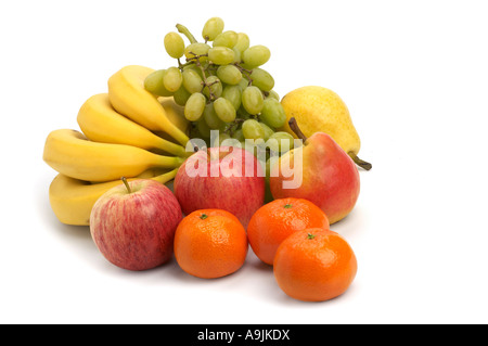 Raccolta di banane frutta pera clementine uve e mele Foto Stock