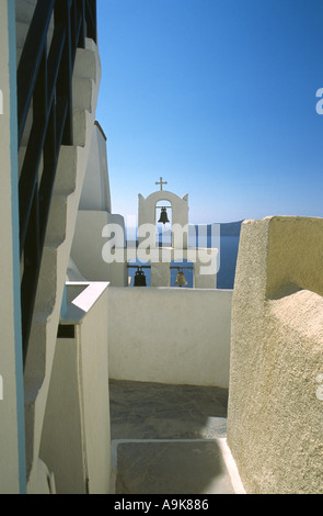 Le campane della chiesa greco-ortodossa Thira Fira Santorini Cyclades Mar Egeo grecia Europa Foto Stock