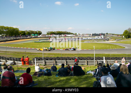 Gli spettatori della gara di Brands Hatch il circuito kent england Foto Stock