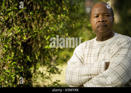 Close-up di una coppia americana africana pensiero uomo Foto Stock