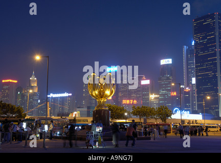 Forever blooming Bauhinia scultura vicino a Hong Kong convention center, Cina SAR Foto Stock