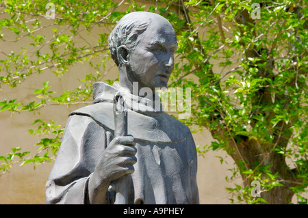 Padre Serra statua la missione di San Miguel Arcangelo xvi California missione fondata 1797, San Luis Obispo, California Foto Stock