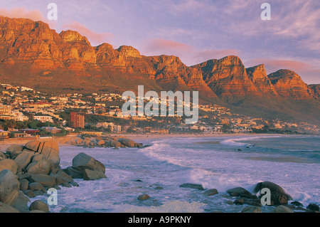 Città del Capo Camps Bay e il 12 Dodici Apostoli Sud Africa Foto Stock
