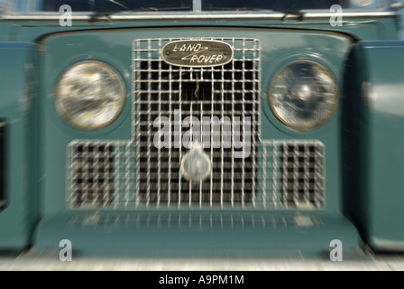 Close up di un 1968 Land Rover Serie 2a anteriore. In Europa il REGNO UNITO Inghilterra. Foto Stock