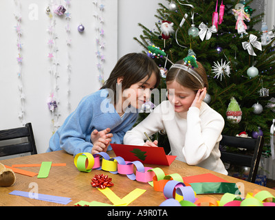 Ai bambini di carte di natale e decorazioni Foto Stock
