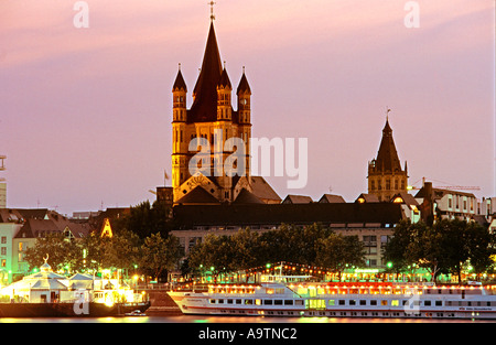 Colonia Koeln lordi di St Martin reno riverside tramonto KD navi della flotta Foto Stock