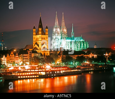 Colonia Koeln lordi di St Martin sul lungofiume del Reno lordo dome St Martin KD navi della flotta Foto Stock