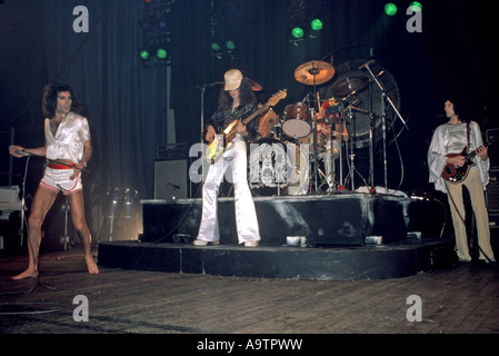 Regina - il gruppo britannico nel 1976 con Freddie Mercury a sinistra e Brian May a destra Foto Stock