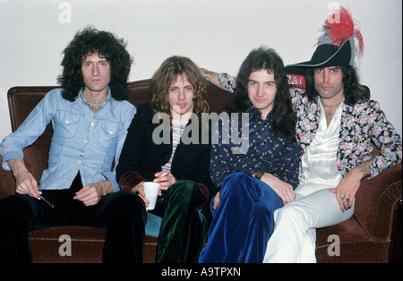 Regina - il gruppo britannico nel 1976 da l: Brian May, Roger Taylor, Giovanni Diacono e Freddie Mercury Foto Stock