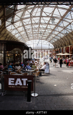 Mangiare Cafe a Windsor Royal Shopping Centre Foto Stock