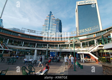 Il Jacksonville Landing Riverfront river walk di ricreazione e di area di intrattenimento nella città di Jacksonville in Florida FL Foto Stock