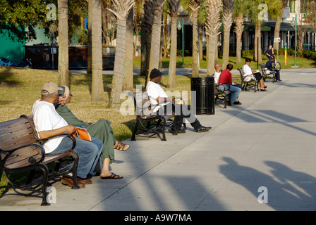 Il Jacksonville Landing Riverfront river walk area nella città di Jacksonville in Florida FL Foto Stock