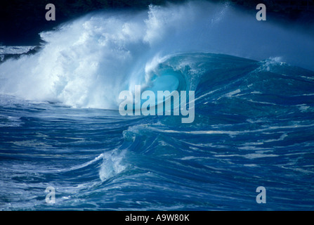 Mare tempestoso SHOREBREAK WAVE Foto Stock