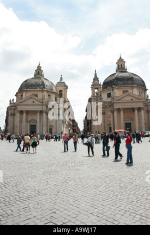 Santa Maria dei Miracoli e Santa Maria in Montesanto chiese a Roma Italia Foto Stock