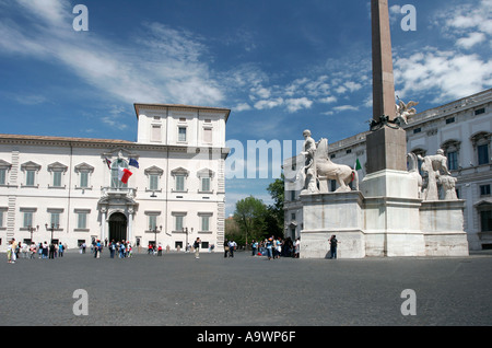 Castore e Polluce obelisco del Palazzo del Quirinale a Roma Italia Foto Stock