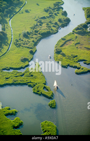 Barca a vela su un approccio alla Hickling ampia Foto Stock