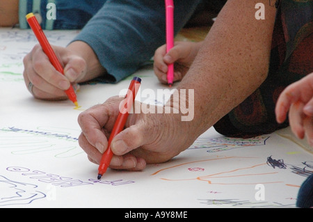 Collaborative self portrait progetto presso la grande attrazione di apertura, London, Regno Unito Foto Stock
