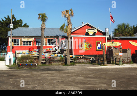 Ristorante Cafe loco con posti a sedere all'aperto e vista sul lungomare a Beaufort, South Carolina, Stati Uniti. Foto Stock
