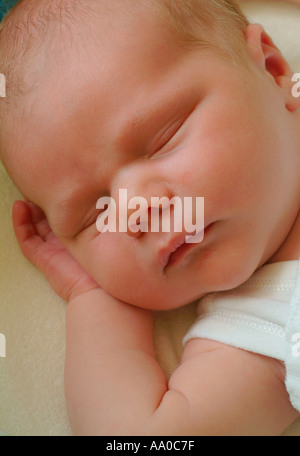 Sleeping new born baby Foto Stock