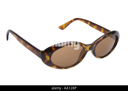 Occhiali da sole ritagliata su sfondo bianco Foto Stock