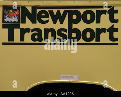 Newport Transport Bus Company nella città di Newport Galles del Sud GB UK 2003 Foto Stock