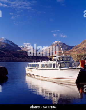 Inversnaid, Stirling, Scozia, Regno Unito. Vista da Inversnaid Hotel sul Loch Lomond verso le Alpi a Arrochar Foto Stock