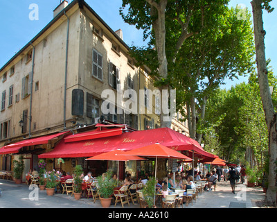 Ristorante sul Cours Mirabeau nel centro storico di Aix-en-Provence, Francia Foto Stock