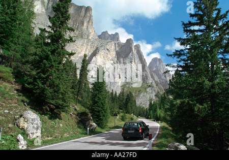 La guida attraverso le Dolomiti in Italia settentrionale Foto Stock