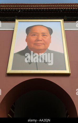 Giant ritratto di Mao al di sopra di Tienanmen Pechino di Gate Foto Stock