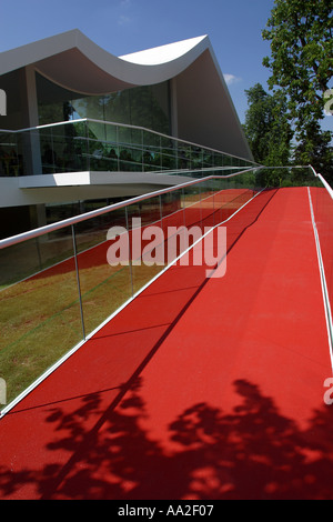 Serpentine Gallery Pavilion 2003 da Oscar Niemeyer Kensington Gardens London Inghilterra England Foto Stock