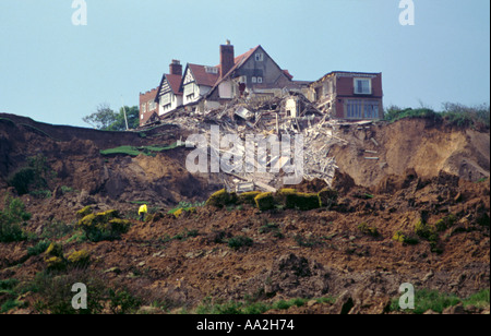 Imponente frana e collassata Holbeck Hall Hotel, Scarborough, North Yorkshire, Inghilterra, Regno Unito. Foto Stock