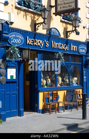 Irish Pub tradizionale, Killorglin, Co. Kerry, Irlanda Foto Stock