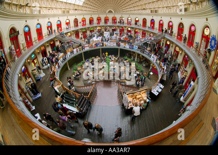 Il Corn Exchange shopping center, Leeds, Regno Unito Foto Stock