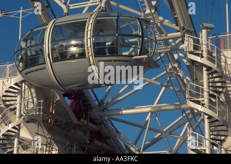 Il London Eye ruota panoramica Ferris South Bank London REGNO UNITO Foto Stock