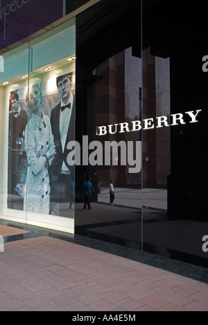 Burberry store window Orchard Road Singapore Foto Stock