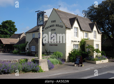La Thames Head Inn vicino alla fonte del Tamigi, Gloucestershire, England, Regno Unito Foto Stock
