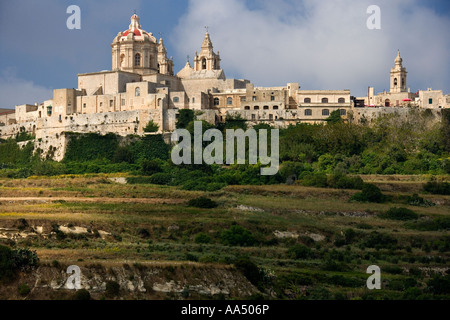 St Pauls Cathedral in medievale collina fortificata città di Mdina centrale di Malta Foto Stock