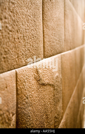 Fine lavori in pietra Inca nel monastero di Cuzco, Perù Foto Stock