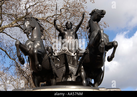 Boadicea e la sua statua delle Figlie, Westminster, Londra, Regno Unito. Boudicca Regina della tribù degli Iceni, si ribellò contro il dominio romano. Foto Stock
