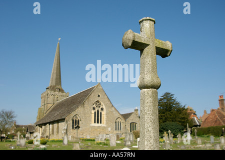 Pittoresco villaggio inglese chiesa Cuckfield Sussex England Foto Stock