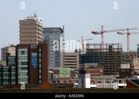 Leeds skyline da Dewsbury Road City Exchange chiaramente visibile Foto Stock