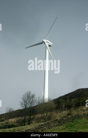 Turbina a vento sulla collina sopra Oxenhope Keighley Foto Stock